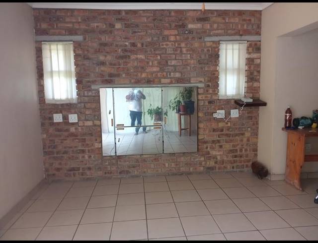 5 BEDROOM HOUSE FOR SALE IN VANDERBIJLPARK SE 6